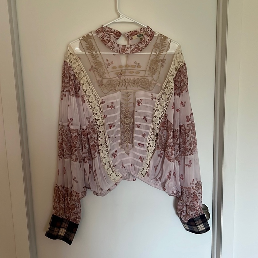 NWOT Gimmicks Blouse